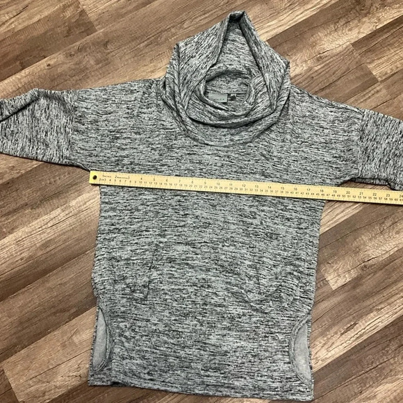 Athleta Batwing & Robin Gray Cowl Neck Sweater Sweatshirt Pullover Kangaroo XS - Picture 4 of 10